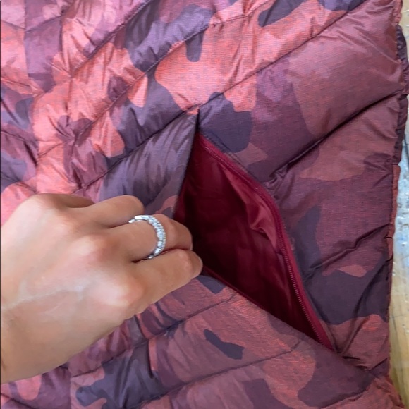 Lululemon Camo Vest - Picture 3 of 8